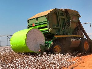 CP690 Cotton Picker
